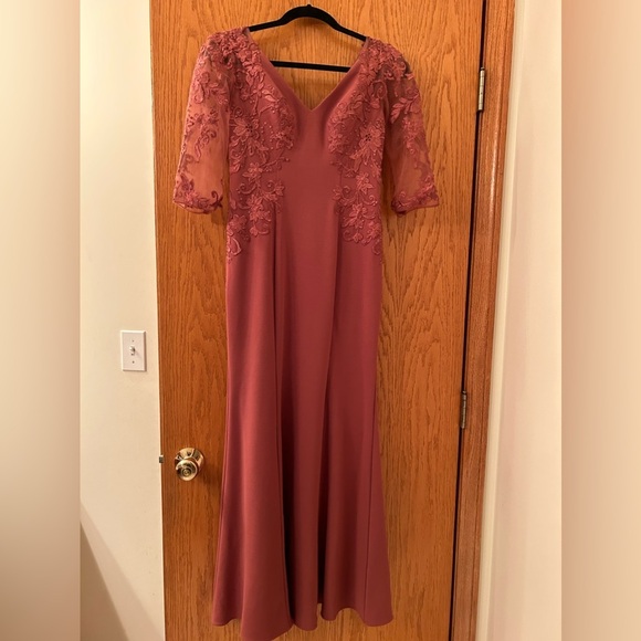 Azazie Bridesmaid/Mother of the Bride Dress Size 4 - Picture 1 of 6